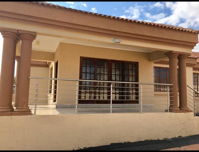 4 BEDROOM HOUSE FOR SALE IN EAGLES CREST